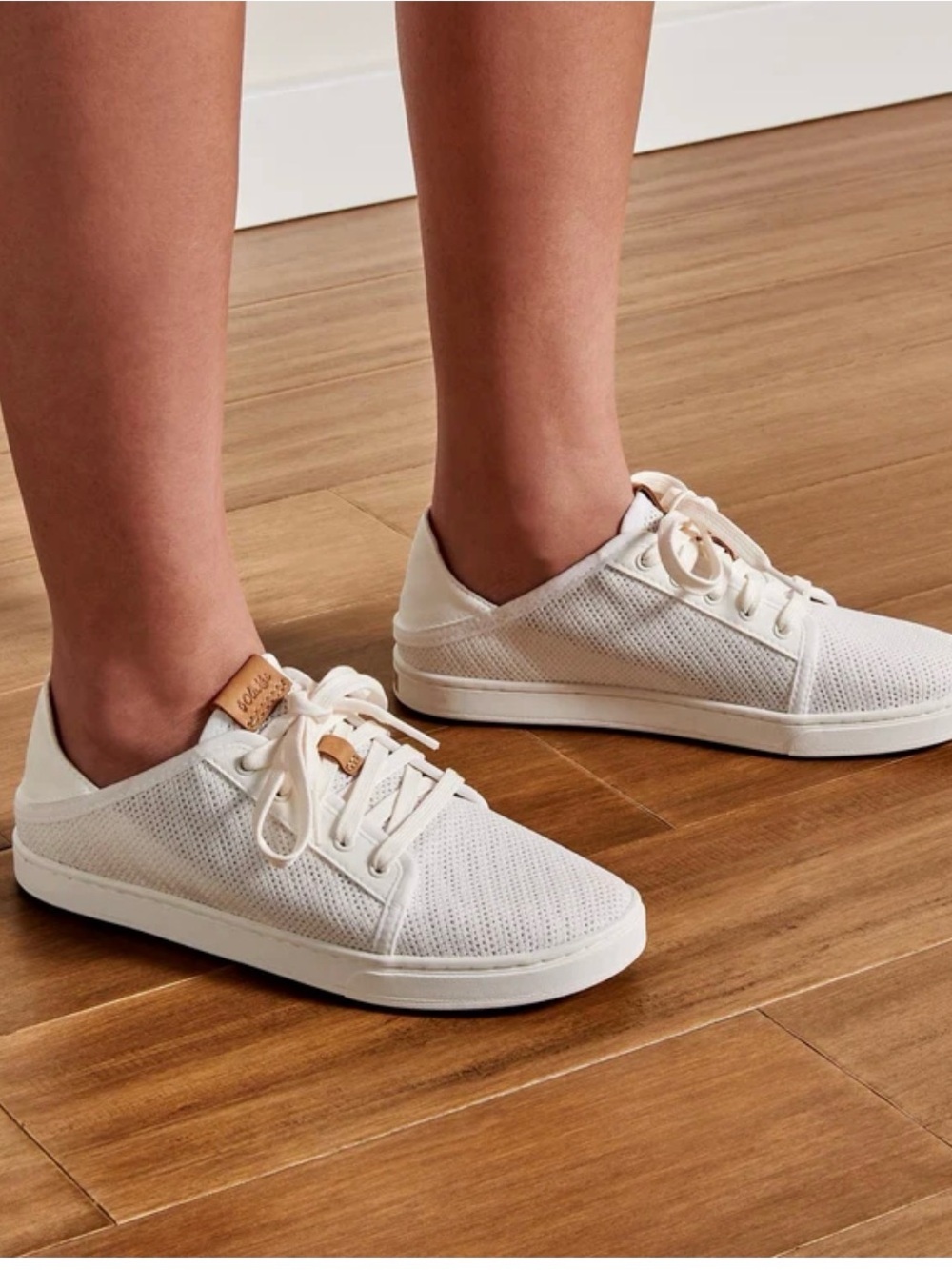 Olukai Pehuea Li Comfort Lightweight Sneakers Shoes Tapa white Womens Size 10